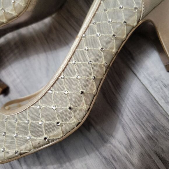 Adrianna papell heels sz 7 gold tone - Picture 13 of 16